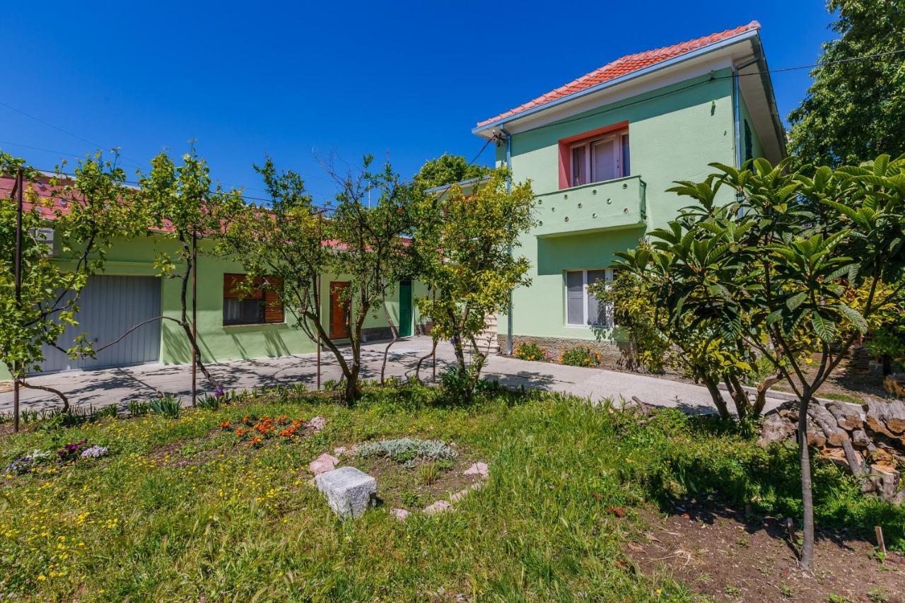 Apartments By The Sea Kastel Stari, Kastela - 14577 Exterior foto