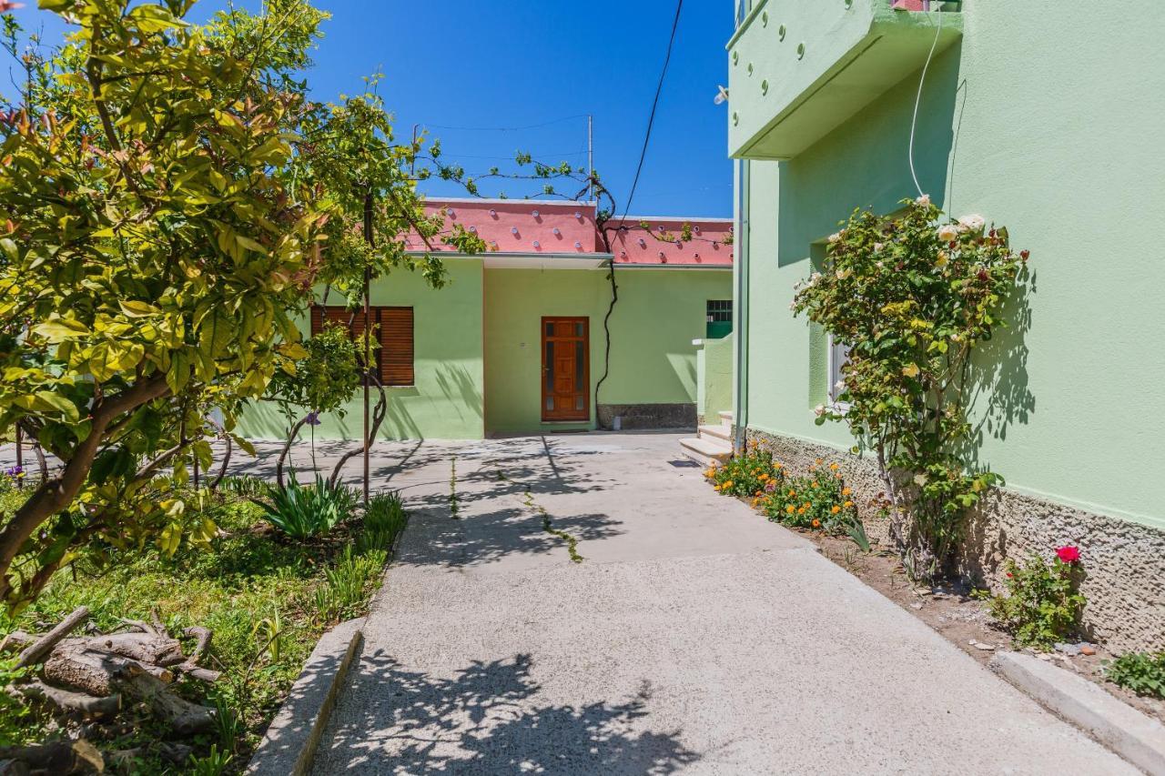 Apartments By The Sea Kastel Stari, Kastela - 14577 Exterior foto